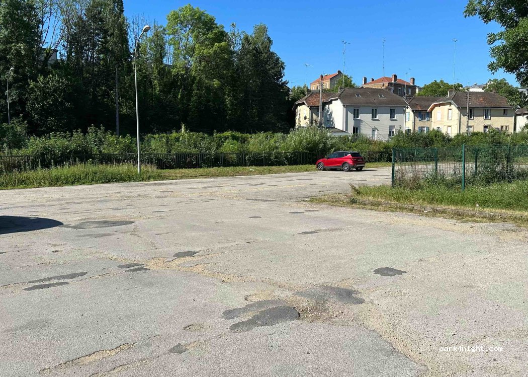 (08000) Charleville-Mézières - 1 Rue de Nouzonville — foto 2