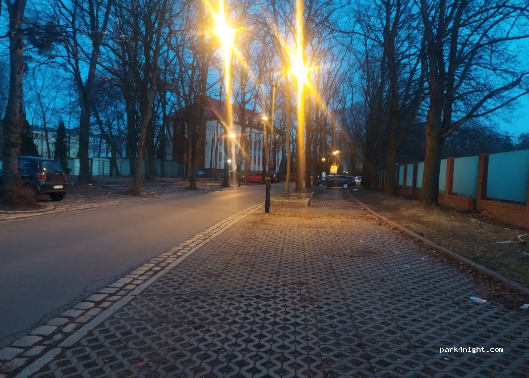 (44-100) Gliwice - 10 Henryka Sienkiewicza — foto