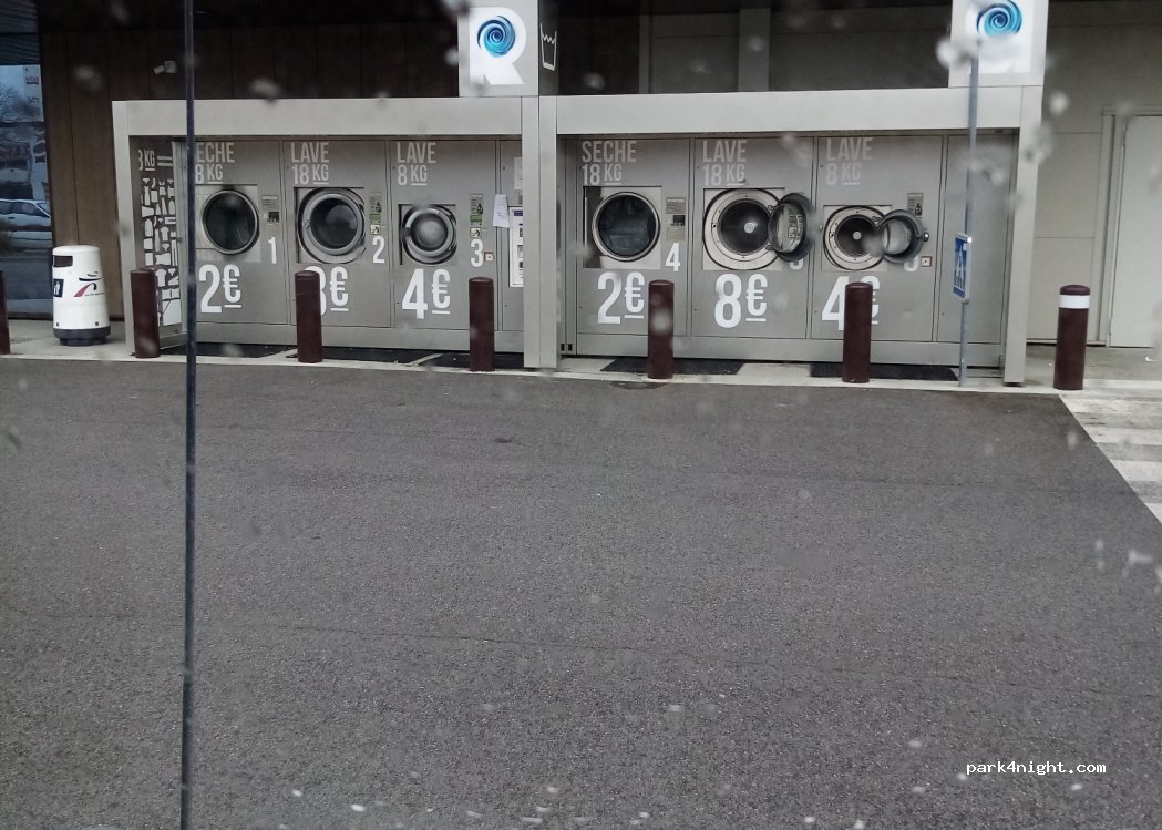 (65290) Juillan - 13 Route de Lourdes — foto