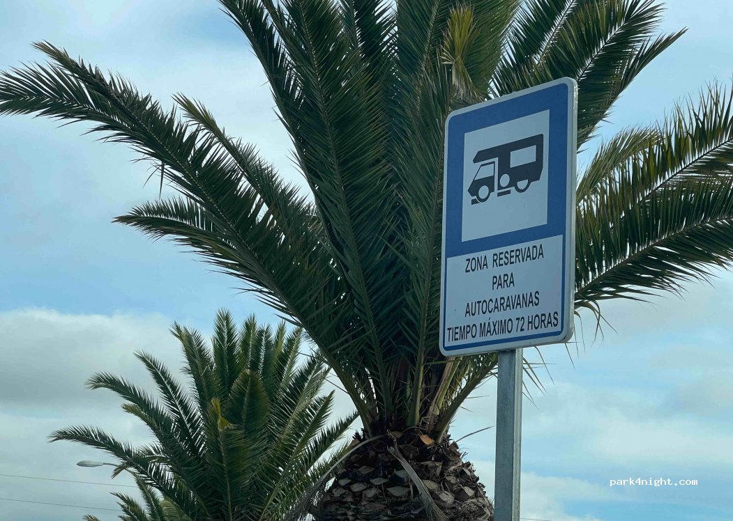 (38680) Guía de Isora - 1-5 Avenida de la Constitución — foto 2