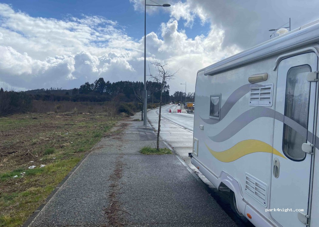 (15884) Compostela - 1V Rua Formaris — foto