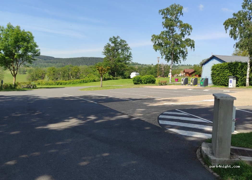 (03210) Noyant-d'Allier - 8-12 Route de Châtillon — foto 3