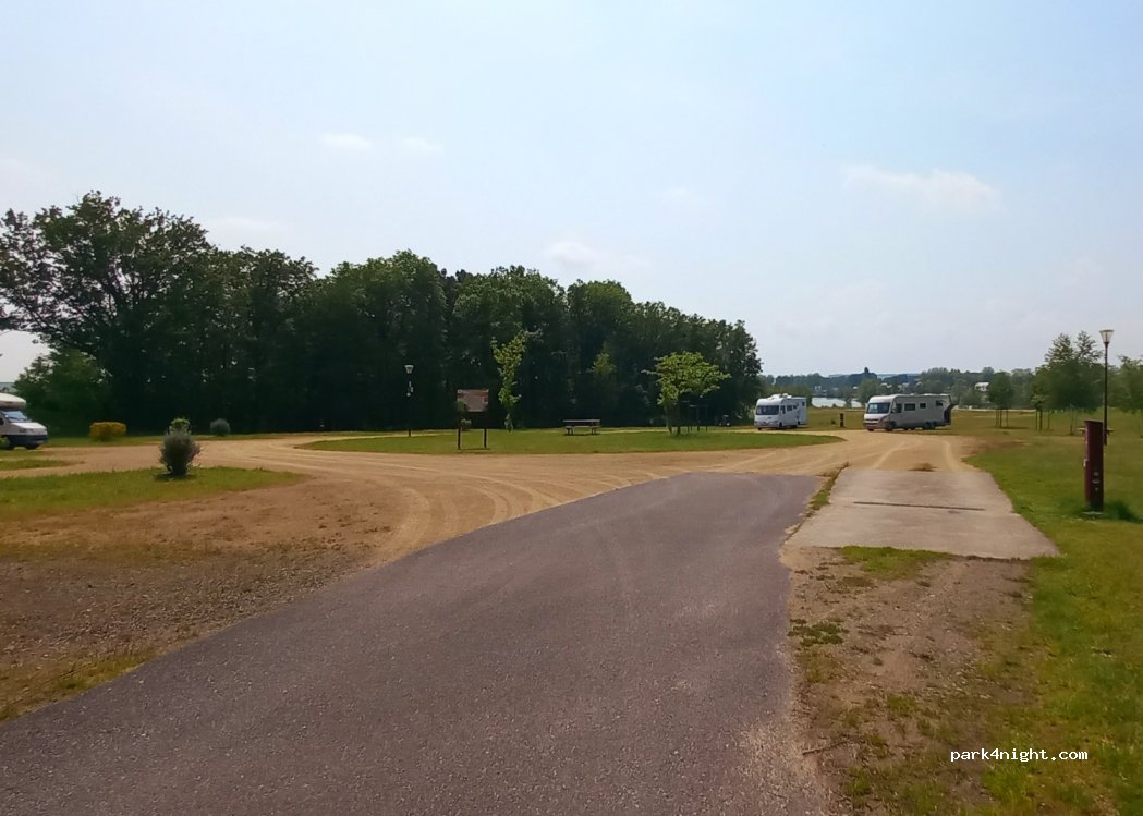 (37160) La Celle-Saint-Avant - 468 Pièces de Longueville — foto 3