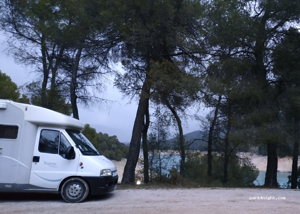 Parking del embalse de la Bolera — foto 2