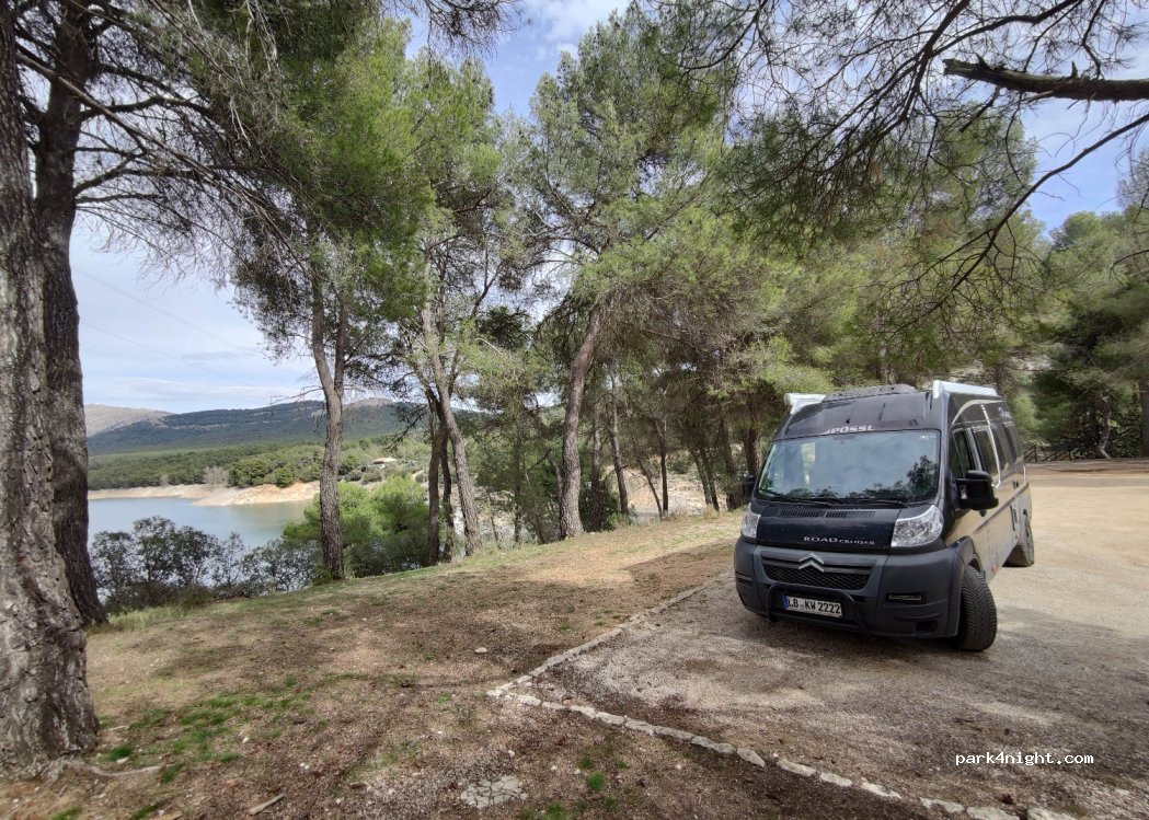 Parking del embalse de la Bolera — foto 3