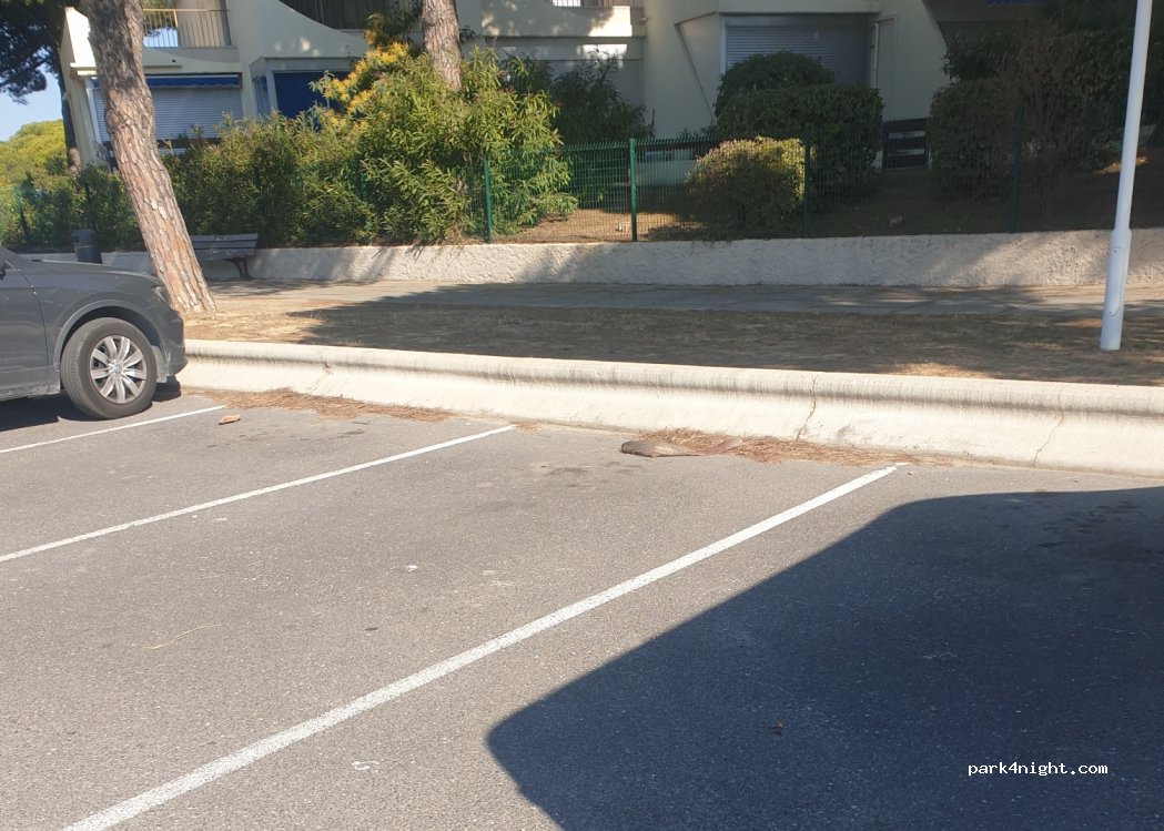 (30240) Le Grau-du-Roi - 1 Avenue Jean Lasserre — foto 4