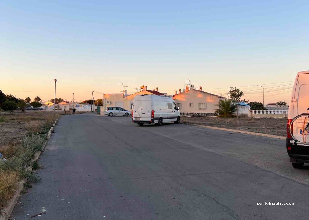 (03184) Torrevieja - 190 Calle Venus — foto 2