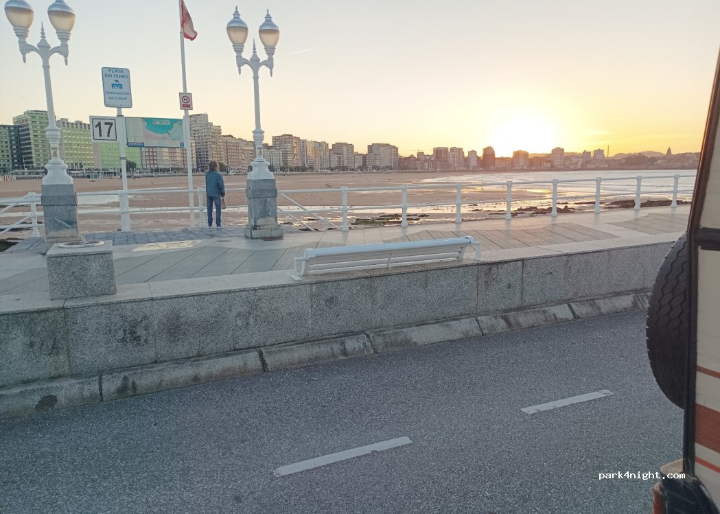 (33203) Gijón - 190 Avenida de José García Bernardo — foto 4