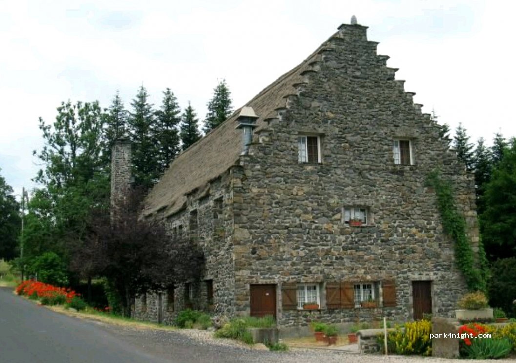 (43150) Moudeyres - Le Bourg — foto