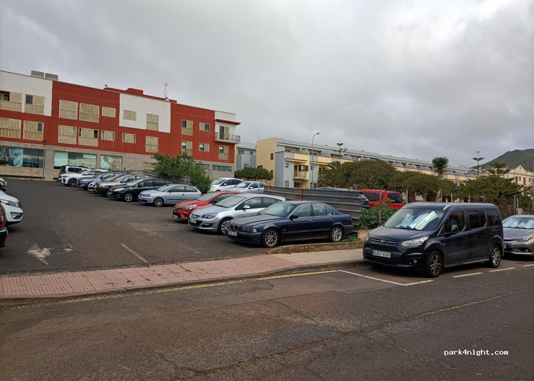 (38205) San Cristóbal de La Laguna - 153 Avenida de los Menceyes — foto