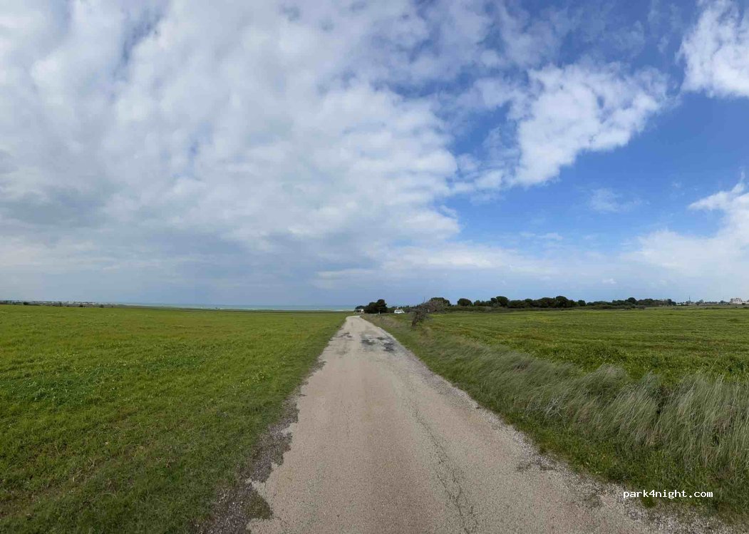 (72017) Ostuni - Unnamed Road — foto