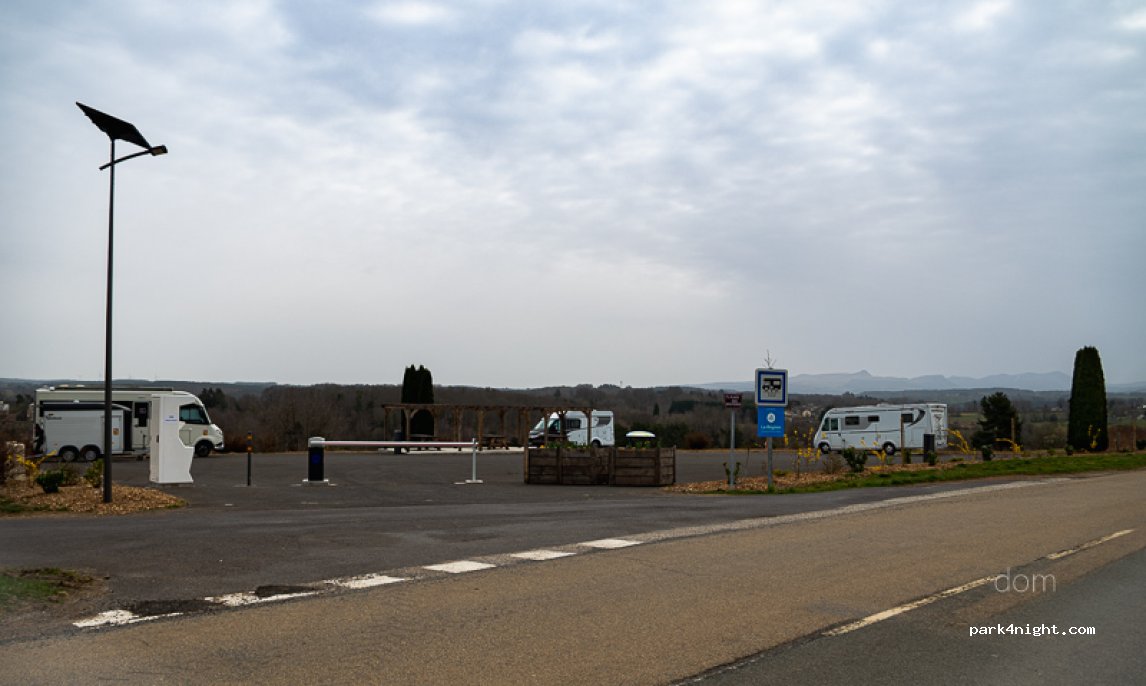 (63750) Messeix - Place des bruyères — foto 2