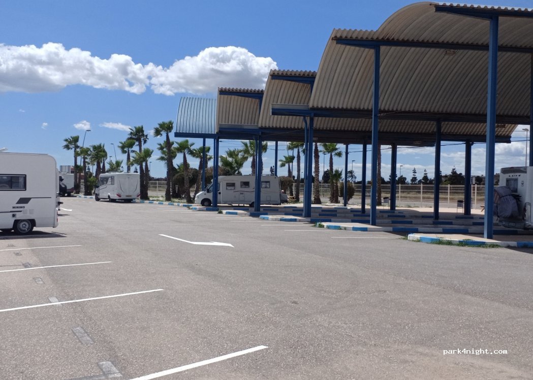 Área de Descanso para Autocaravanas Los Alcázares — foto