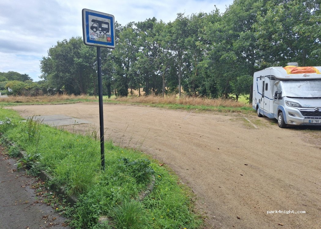 Aire de camping-cars Hillion — foto