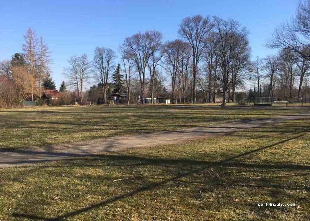 (440 01) Louny - Unnamed Road — foto
