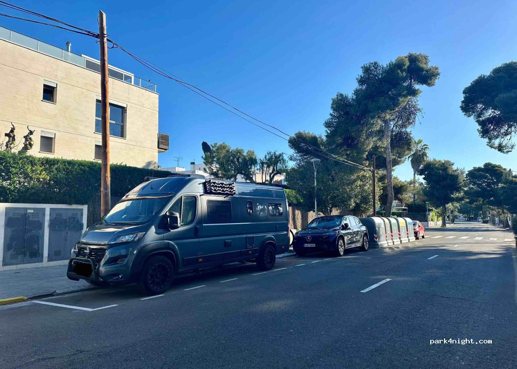 (08870) Sitges - 64 Avinguda de Nostra Senyora del Vinyet — foto 3