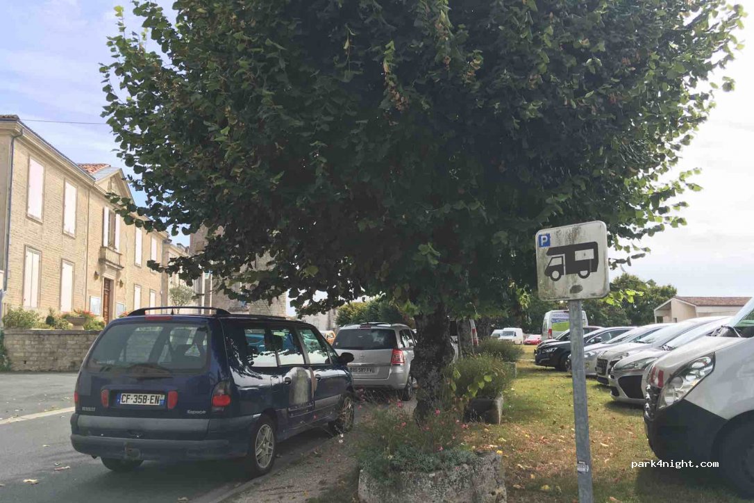 (17470) Aulnay - 4 Rue du Château — foto 2