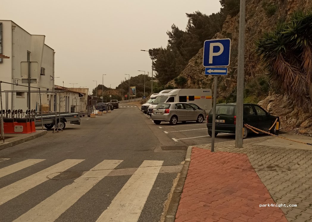 (2970-152) Sesimbra - 5 Avenida dos Náufragos — foto