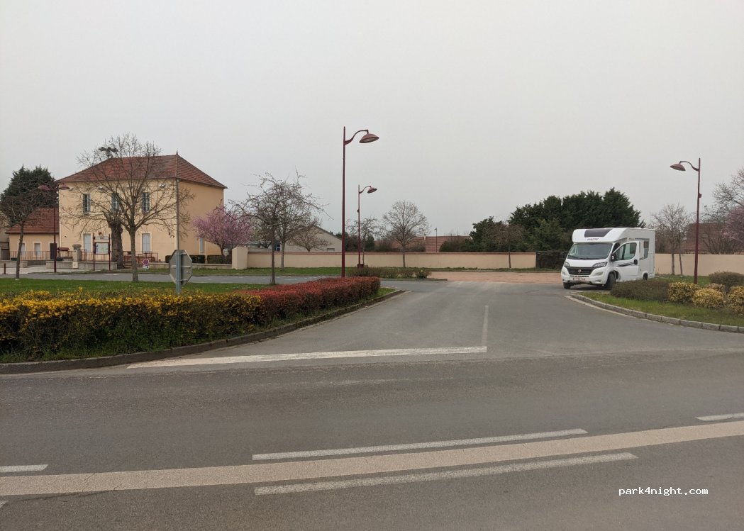 (03600) Malicorne - 5 Route de Doyet — foto 3