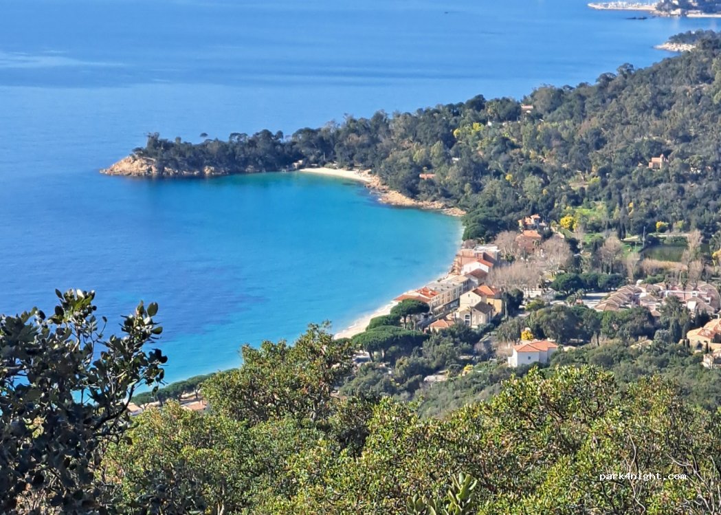 (83980) Le Lavandou - 302 Boulevard des Acacias — foto 2