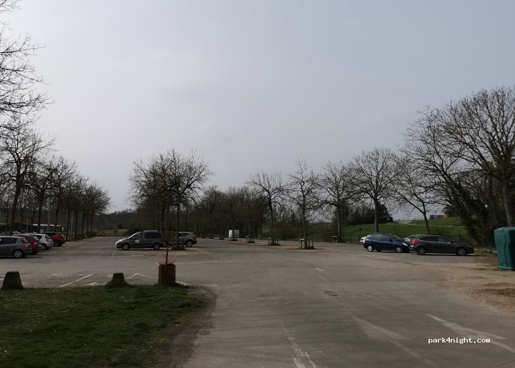 (01000) Bourg-en-Bresse - All. du Parc de Loisirs — foto