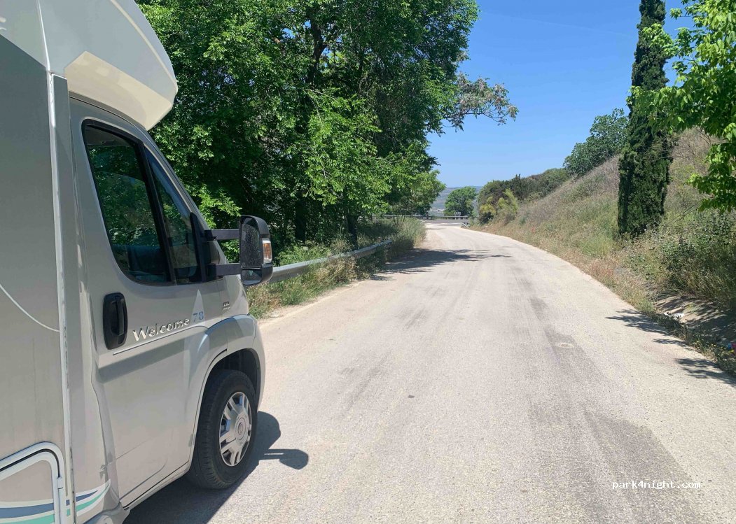 (23270) Gutar - Unnamed Road — foto 2