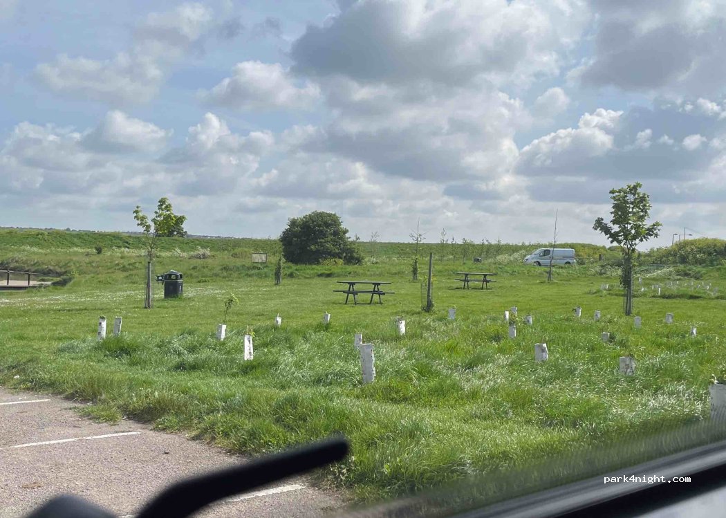 (SS8 8EJ) Canvey Island - 100 Dovervelt Road — foto 2