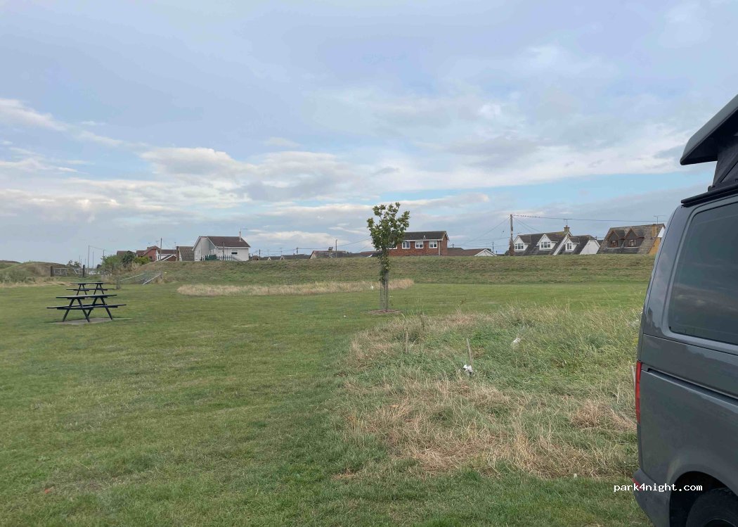 (SS8 8EJ) Canvey Island - 100 Dovervelt Road — foto 4