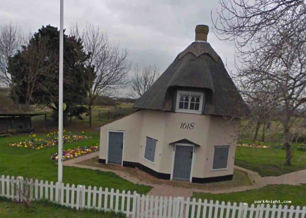 (SS8 0QP) Canvey Island - 1618 Canvey Road — foto