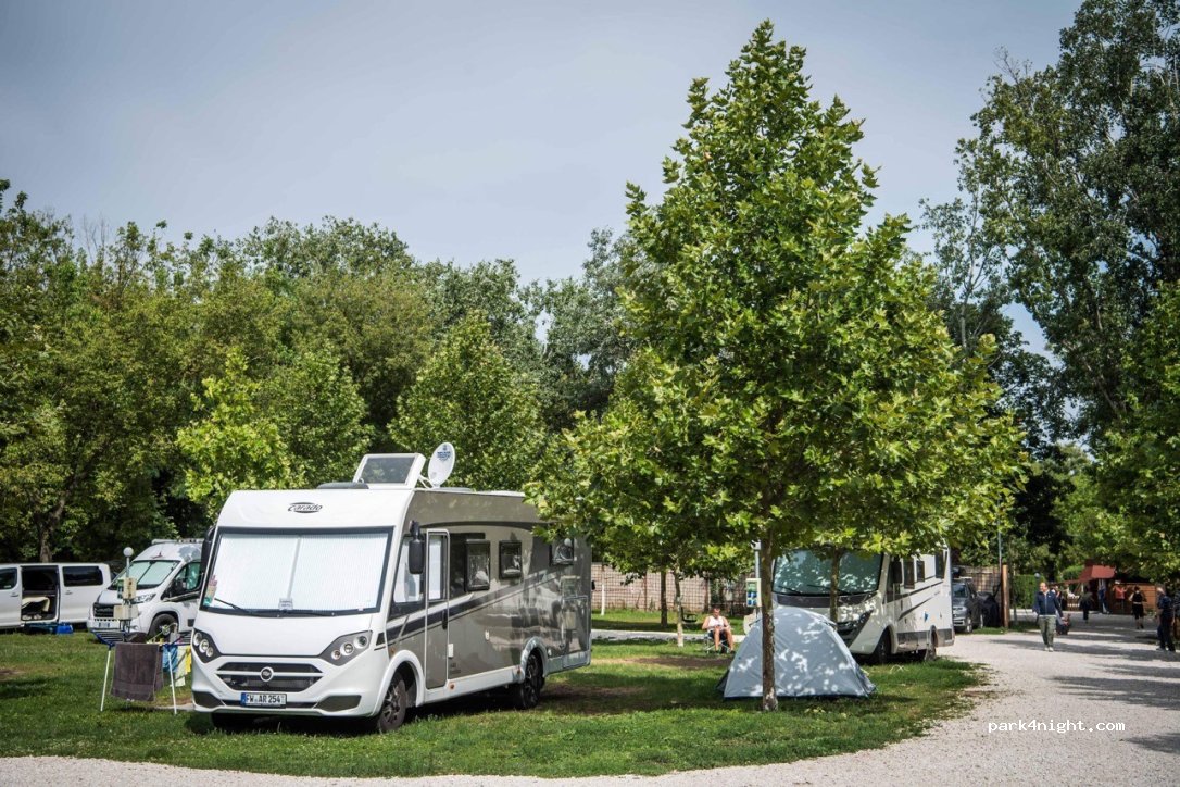 Camping Arena Budapest — foto
