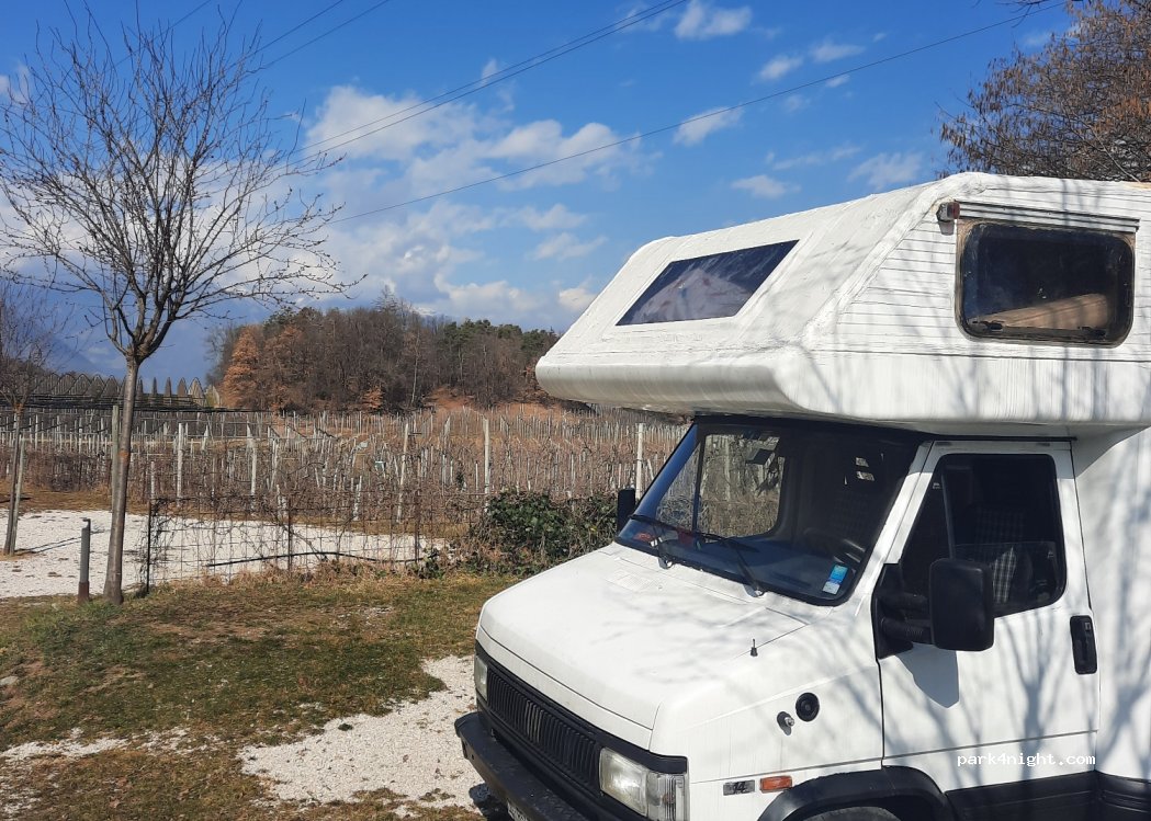 Nature Caravan Tisens Parc — foto