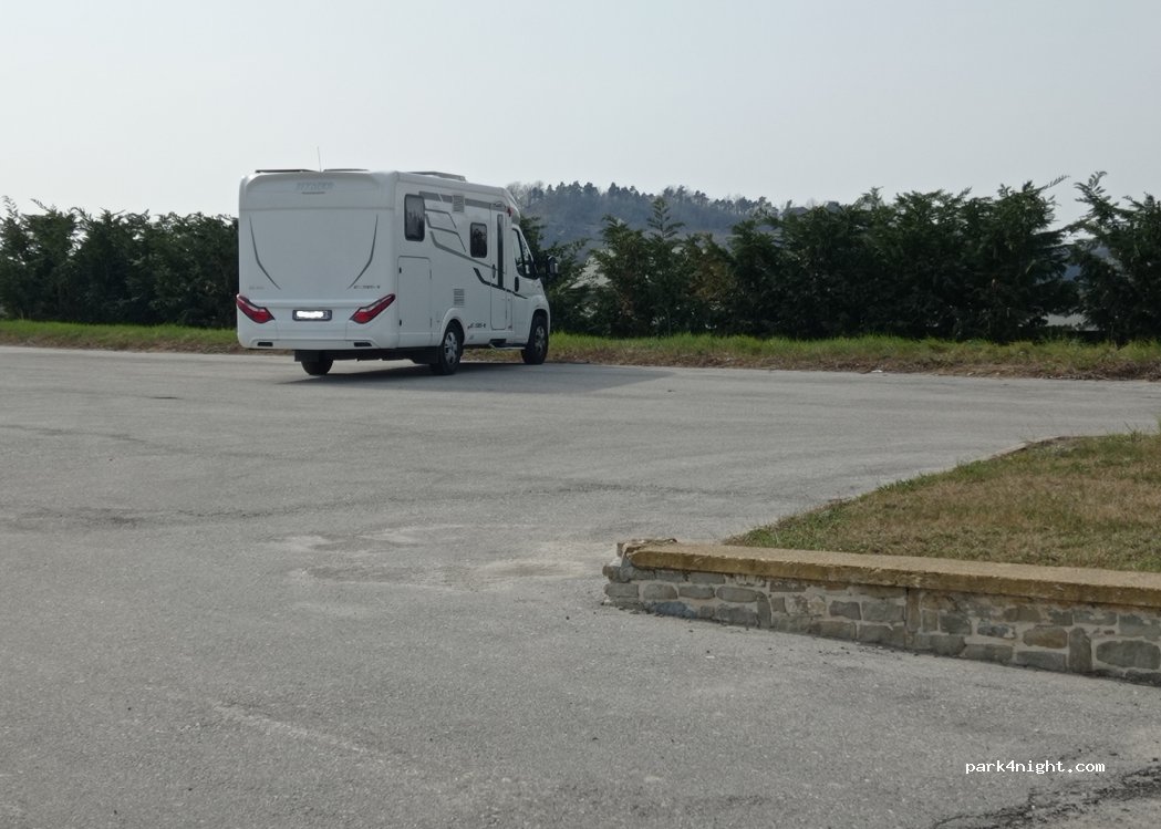 (12050) Cerreto Langhe - 2 Strada Provinciale 323 — foto
