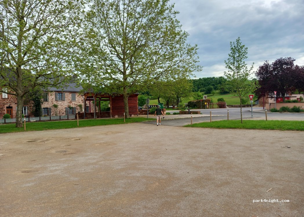 (12390) Auzits - Plateau d'Hymes — foto 5