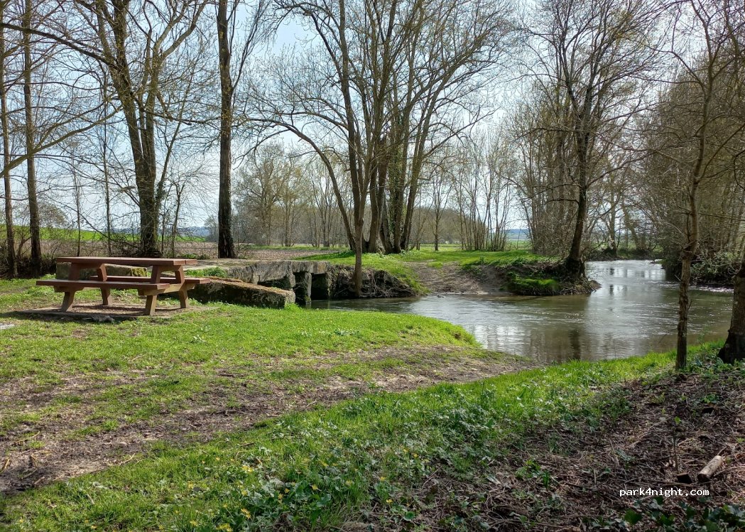 (17520) Neulles - Unnamed Road — foto