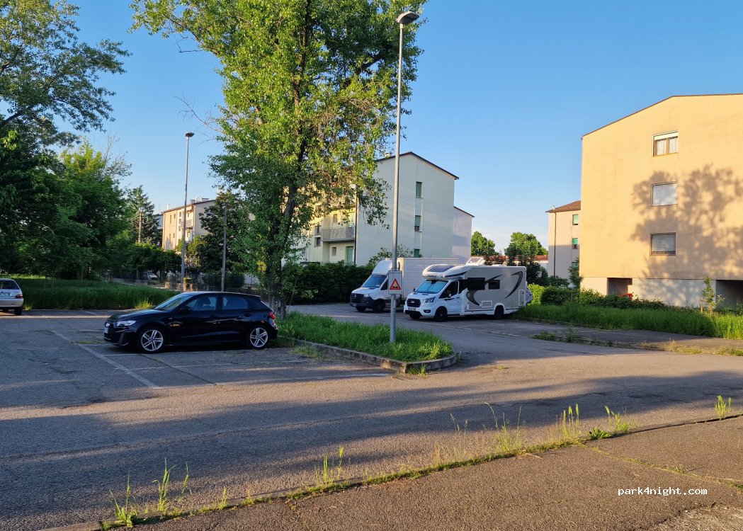 (35128) Padova - 20 Via Carlotta Marchionni — foto