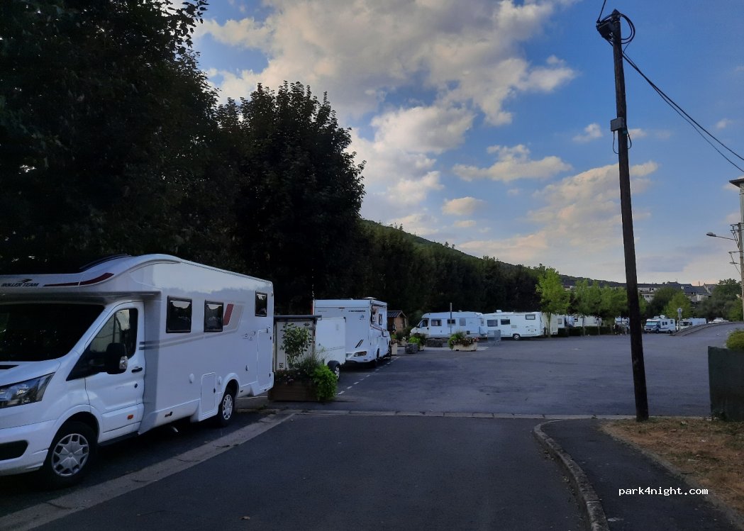 (08500) Revin - 5-9 Rue du Port — foto 3