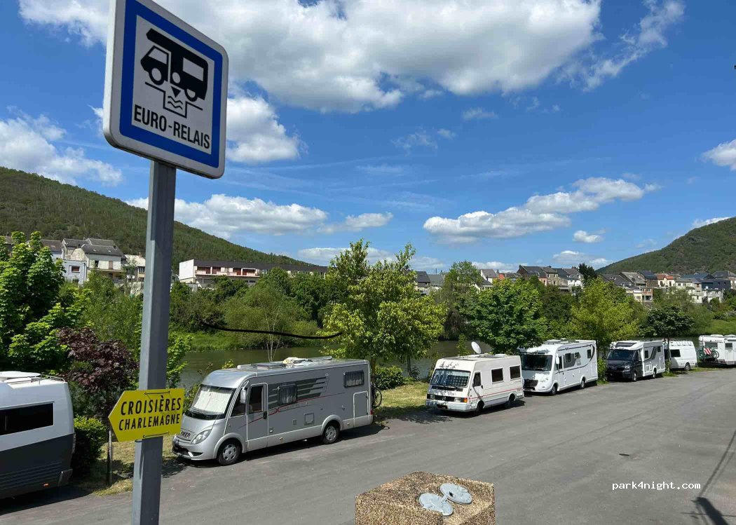 (08500) Revin - 5-9 Rue du Port — foto 4