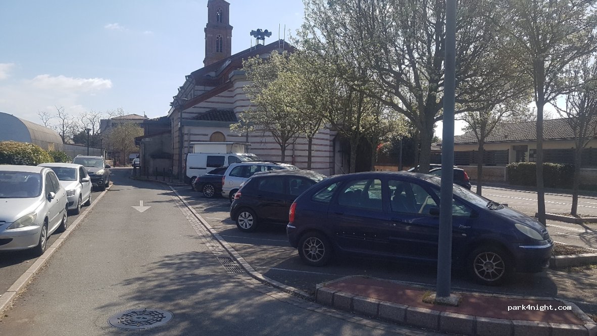 (31100) Toulouse - 6 Place du 8 Mai 1945 — foto 2