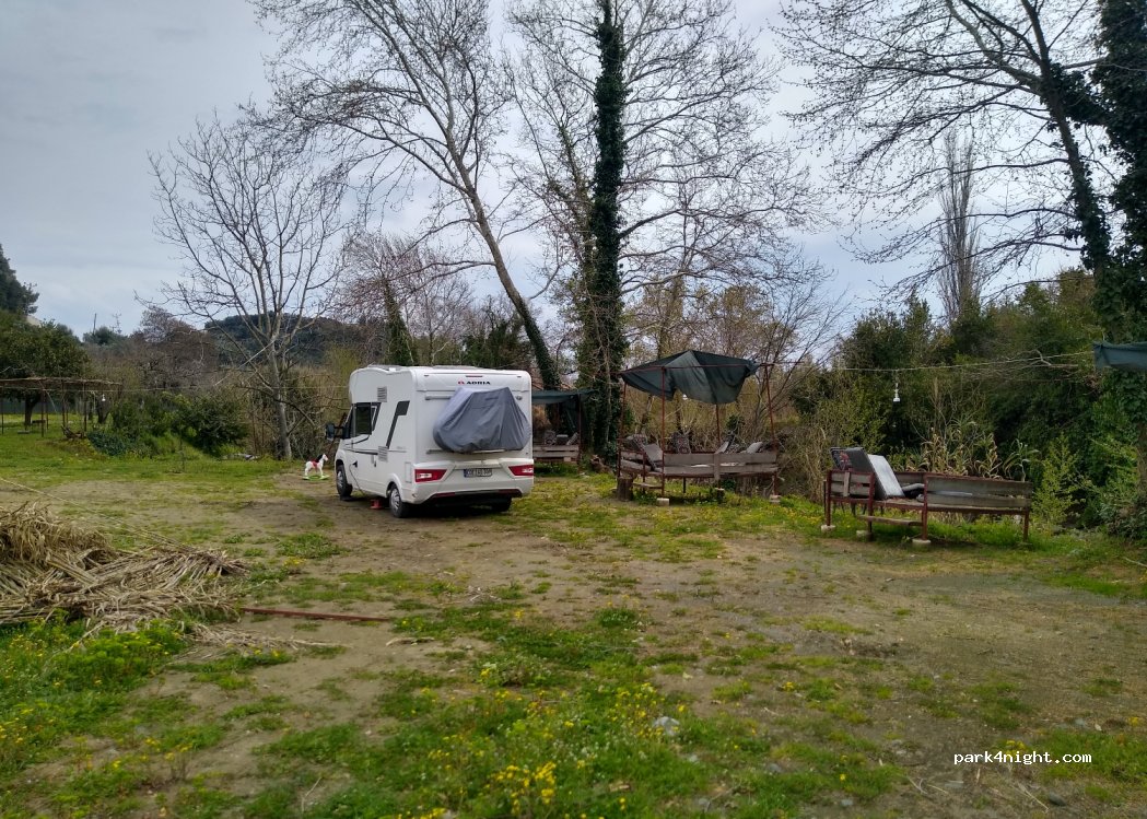 Esenbahçe Kamp Alanı — foto