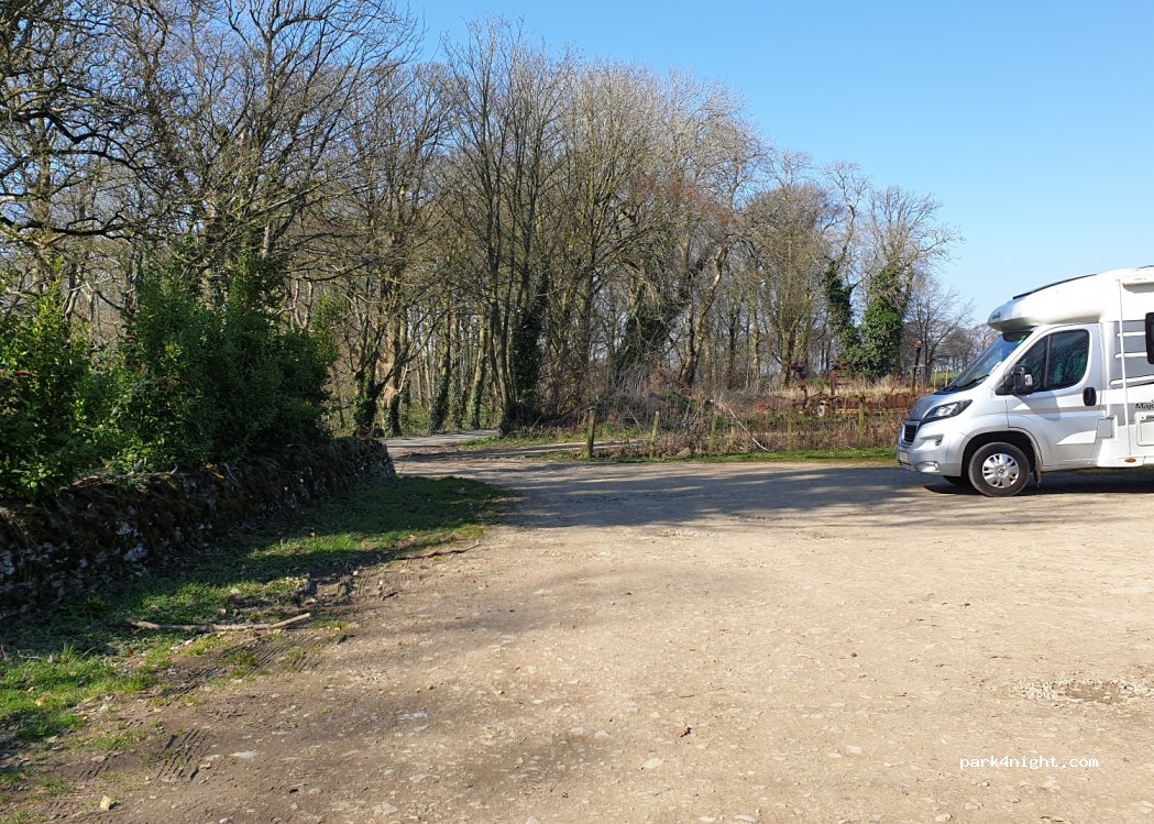 (DG8  8JU) Newton Stewart - St ninians parking — foto