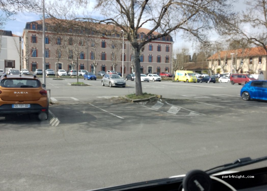 (32000) Auch - 15 Rue du Général de Gaulle — foto 4