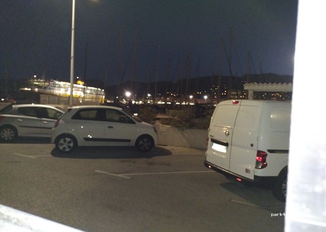(83000) Toulon - Quai des Sous/mariniers — foto 3