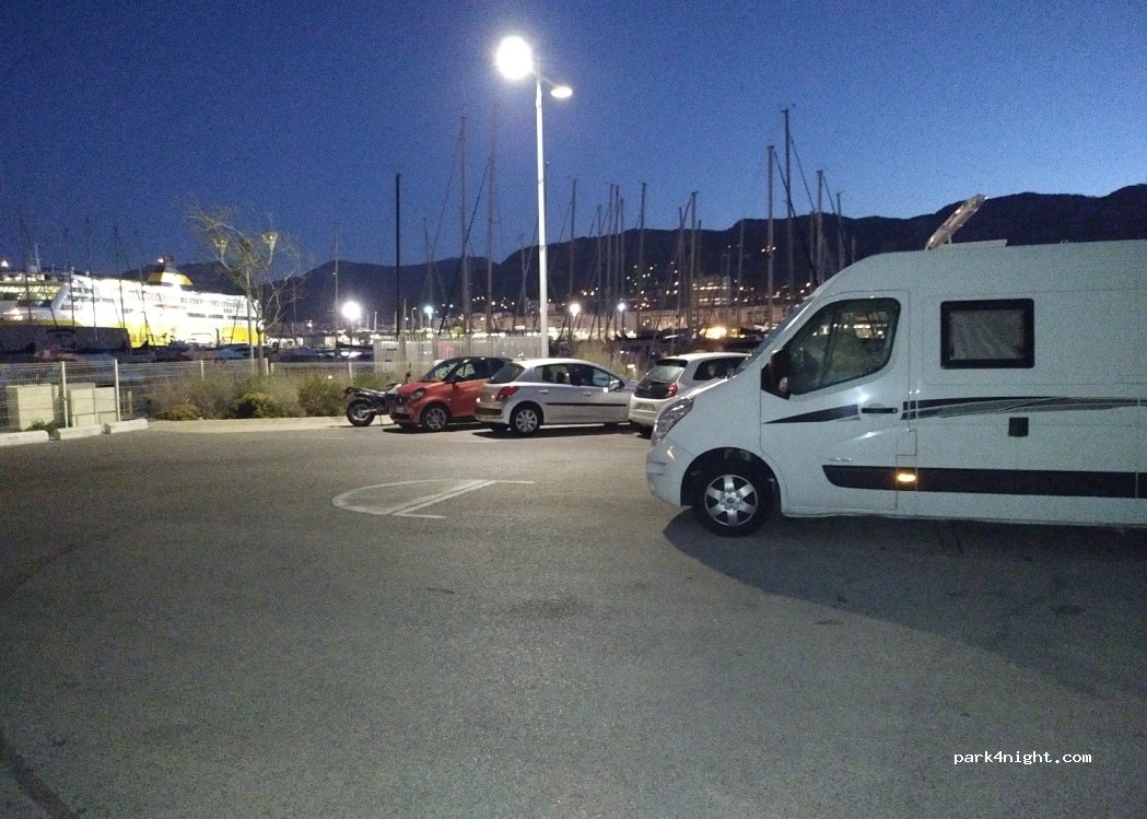 (83000) Toulon - Quai des Sous/mariniers — foto 4