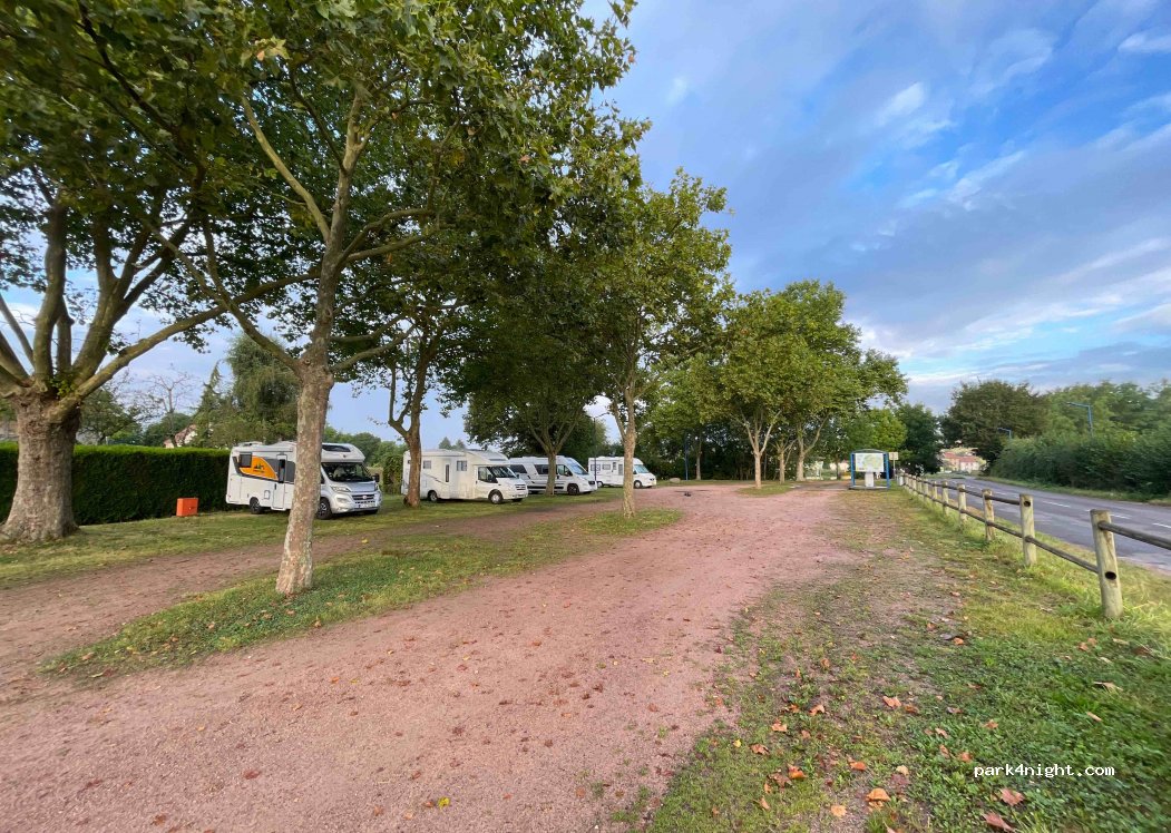 Aire de camping-car Écuisses — foto 2