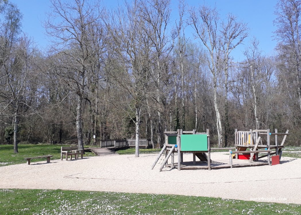 (18330) Saint-Laurent - 2 Route de Mehun — foto