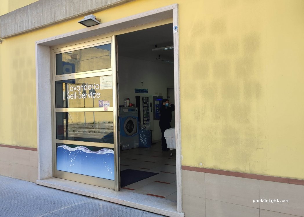 (73044) Galatone - 54 Viale Aldo Moro — foto