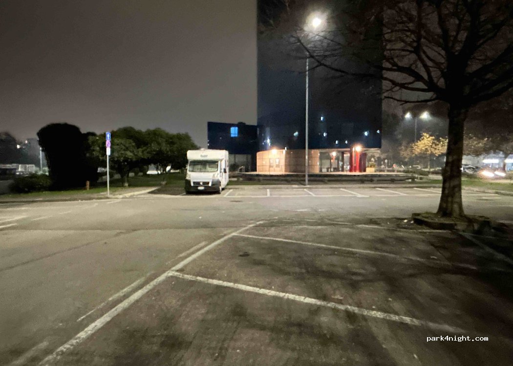 (25124) Brescia - 33 Via Creta — foto