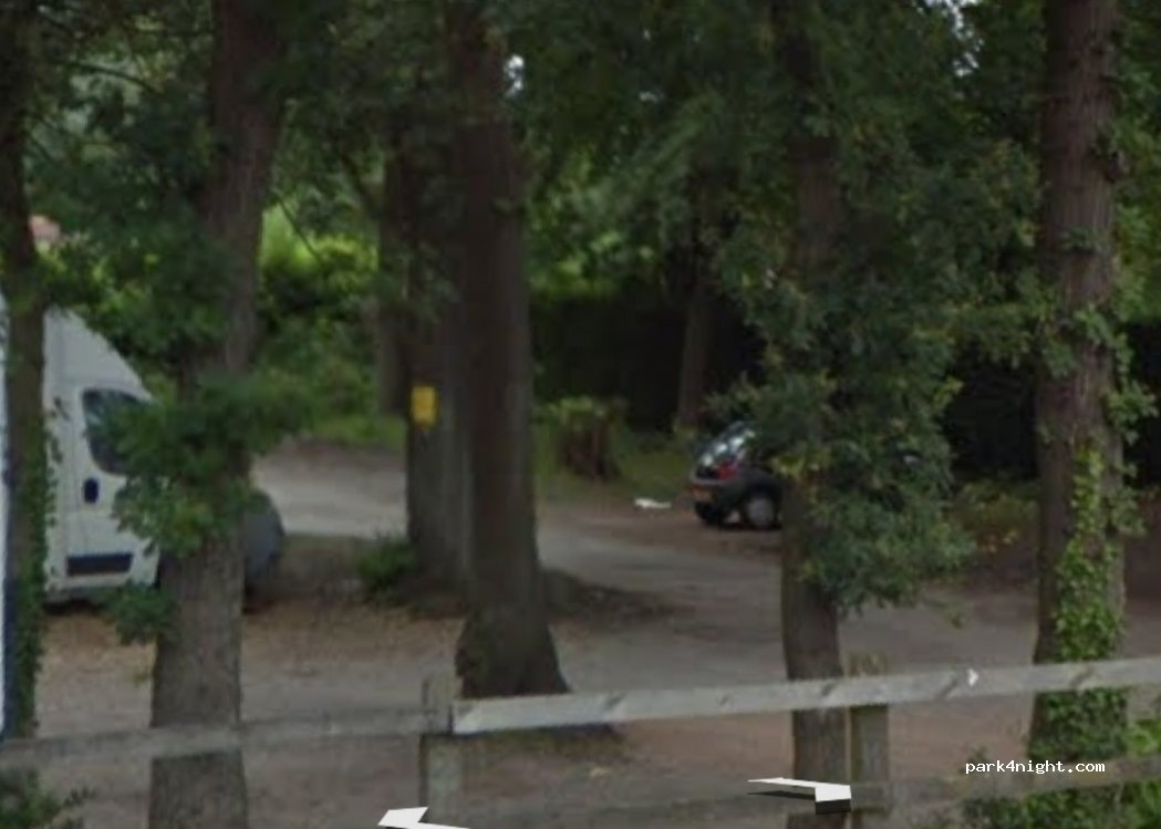 (GU35 0TG) Bordon - 123 High Street — foto
