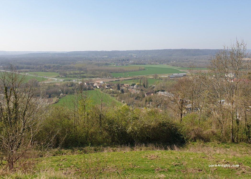 (02000) Laon - 24 Ruelle des Creutes — foto 3