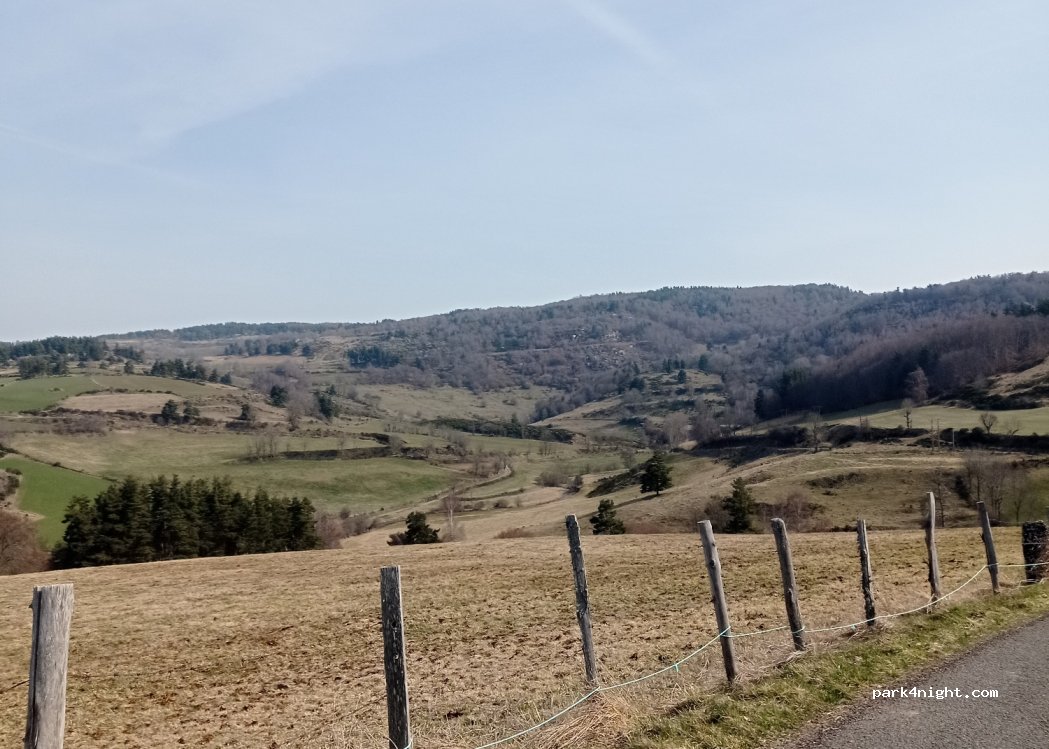 (48700) Monts-de-Randon - 5094A Place de la Mairie — foto